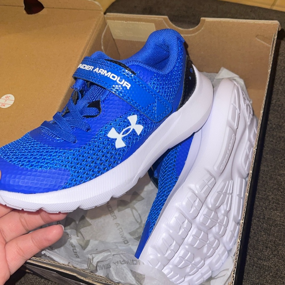 New kids shoes
Size 10.5
Under Armour